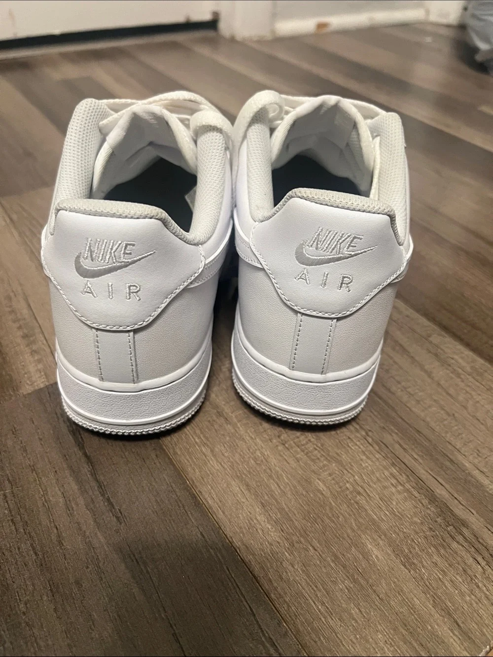 Nike White Men's Low-Top Sneakers